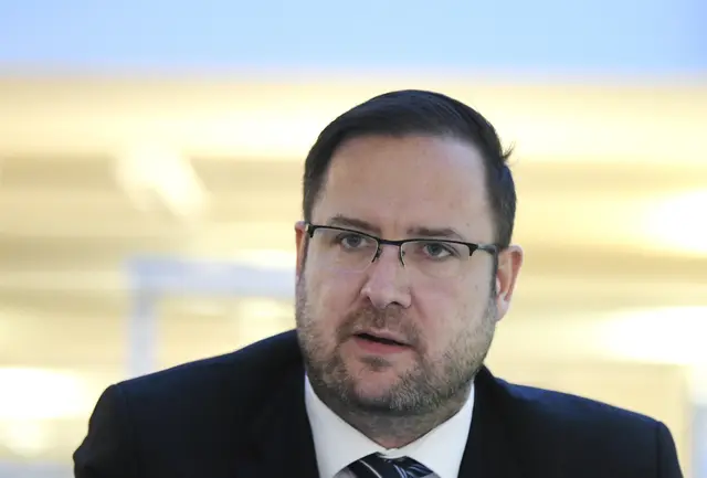 FPÖ-Generalsekretär Hafenecker wirbt für das ORF-Volksbegehren.  | Foto: APA-Images / APA / HANS KLAUS TECHT