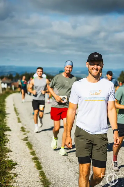 Im Laufschritt Spenden sammeln: Fabio Tiani tritt am 17. Oktober bei der Backyard Ultra Team-WM an. | Foto: Steve Auch
