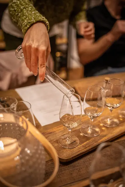 Mehr als hundert Tastings veranstaltet das Unternehmen nach eigenen Angaben jährlich.  | Foto: Rumzentrum