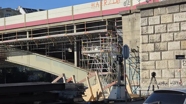 29.09.2026 jetzt wird auch schon die Bahnbrücke über den Donaukanal saniert.