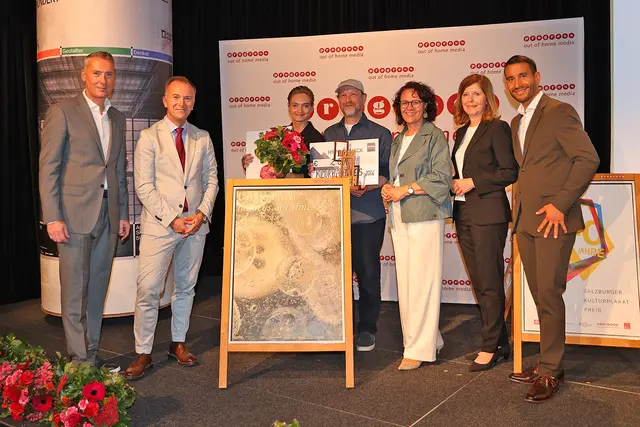 Von links nach rechts Dominik Sobota, Geschäftsführer Progress Werbung; Bürgermeister Bernhard Auinger; Mirela Baciak, MA;  Erik Hable, beide Salzburger Kunstverein, Landesrätin Mag. Daniela Gutschi; ORF-Landesdirektorin Mag. Waltraud Langer; David Nowotny, Prokurist Progress Werbung | Foto: Uwe Brandl