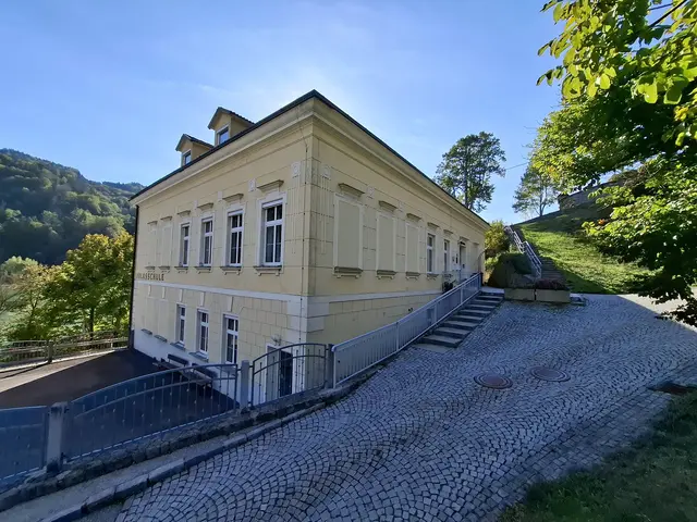 Der Gemeinderat von St. Nikola an der Donau hat in seiner Sitzung am Donnerstag, 1. Oktober 2026, in geheimer Abstimmung mehrheitlich die Schließung der Schule beschlossen.  | Foto: Robert Zinterhof