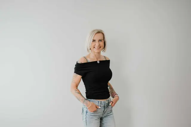 Seit über 20 Jahren befasst sich Bianca Linzmeier mit Wegen zu ganzheitlicher Gesundheit und begleitet in ihrer Praxis „biluma“ in Trofaiach Menschen mit Massagen, energetischen Behandlungen sowie Lebens- und Karriere-Coaching.  | Foto: Sabrina Stummer