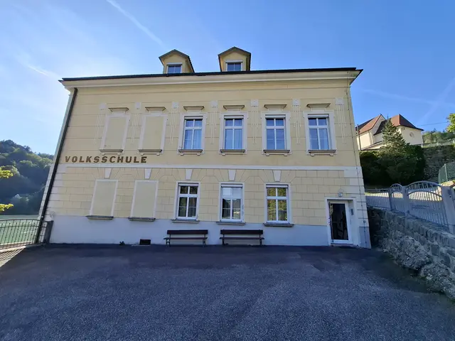 Der Gemeinderat von St. Nikola an der Donau hat in seiner Sitzung am Donnerstag, 1. Oktober 2026, in geheimer Abstimmung mehrheitlich die Schließung der Schule beschlossen.  | Foto: Robert Zinterhof