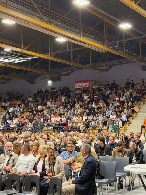 Die Sporthalle Bärnbach war an diesem Abend glänzend besucht. | Foto: Stadtgemeinde Bärnbach