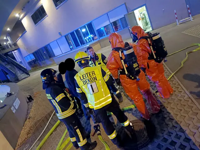 Beim Einsatz kamen unter anderem Atemschutzgeräte und die erforderlichen Schutzanzüge zur Verwendung. | Foto: FF Frauenkirchen