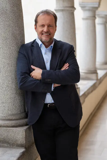 Neos-Fraktionsobmann Georg Redlhammer zeigt sich "fassungslos über die Verantwortungslosigkeit" von VP-Vizebürgermeister Martin Hajart. | Foto: Neos Linz