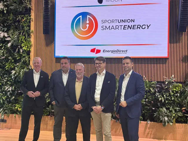 Von links: Peter McDonald (Sportunion-Präsident), Robert Lang (CEO EnergieDirect), Herbert Steinhagen (Präsident der Sportunion Salzburg), Wilfried Weitgasser (Geschäftsführung MOON) und Markus Tatzer (MOON-Geschäftsführer). | Foto: Emanuel Hasenauer