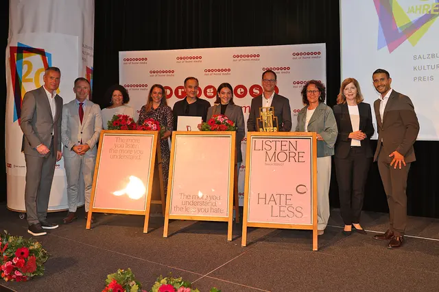 Von links nach rechts: Dominik Sobota, Geschäftsführer Progress Werbung; Bürgermeister Bernhard Auinger; Sherin Sorour, Head of the Artistic Office; Simone Dürr, Marketing beide CAMERATA Salzburg, Christian Salić, Salić GmbH; Valentina Lancellotti, Design Salić GmbH; Andreas Bräunig, General Manager CAMERATA Salzburg; Landesrätin Mag. Daniela Gutschi; ORF-Landesdirektorin Mag. Waltraud Langer; David Nowotny, Prokurist Progress Werbung | Foto: Uwe Brandl