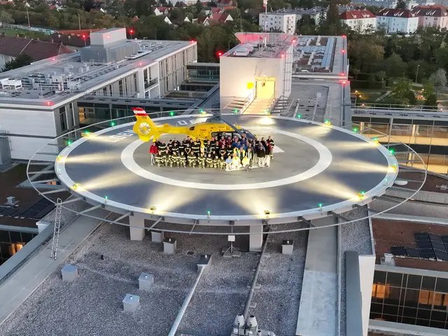 Einsatzübung am Heli-Port des Krankenhauses. | Foto: Stadtfeuerwehr Neunkirchen / UK Neunkirchen