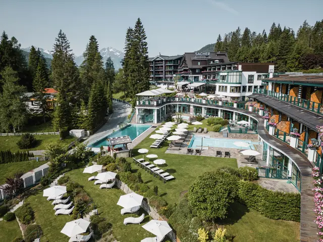 Das Alpin Resort Sacher Seefeld wurde 2026 mit mehreren renommierten Auszeichnungen aus den Bereichen Hotellerie, Gastronomie und Wellness geehrt. | Foto: Sacher