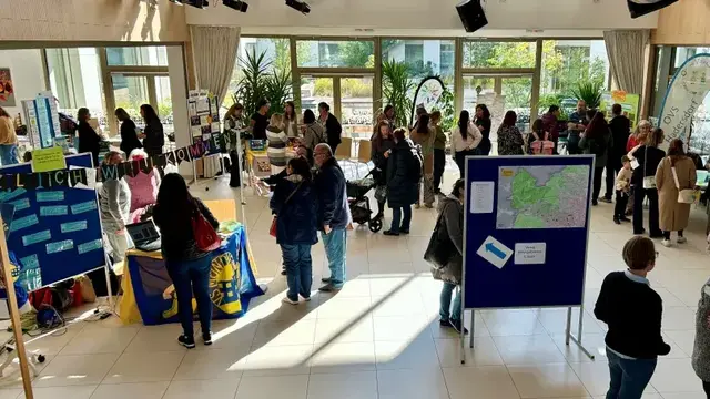 Die Schulstartmesse findet am 12. Oktober von 15.30 bis 18 Uhr in der AHS Wien West, Steinbruchstraße 33 statt.  | Foto: BV14
