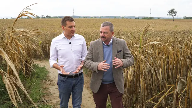 Oswald Hicker und Sven Hergovich auf der Suche nach dem Ausweg. | Foto: Lukas Triebelnig