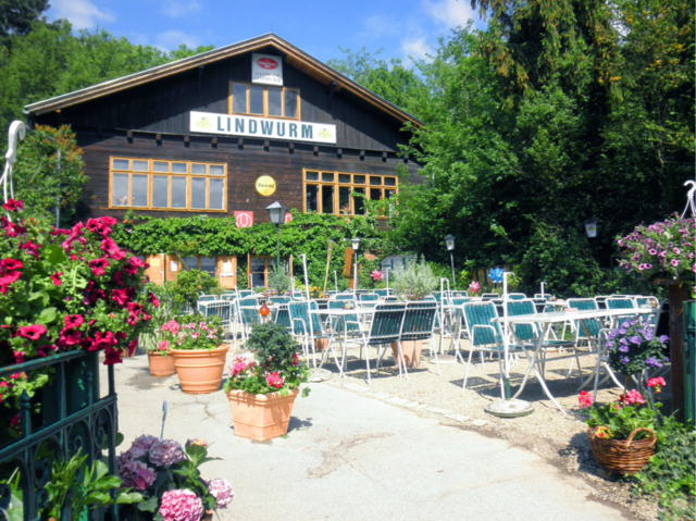 Im Gasthaus Lindwurm in der Ghelengasse 44 gibt's traditionelle Wiener Küche in uriger Atmosphäre am Rand des Lainzer Tiergartens. | Foto: Gasthaus Lindwurm