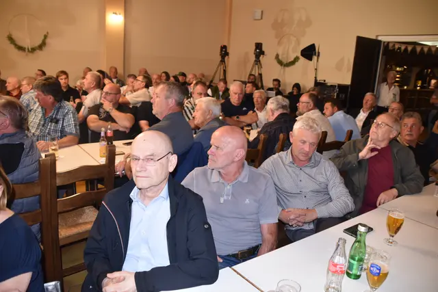 Der Saal im Gasthof Wurglits war bestens besucht. | Foto: MeinBezirk/Michael Strini