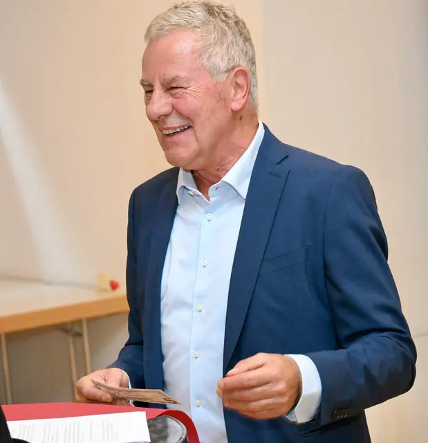 Bürgermeister Peter Lobenwein hatte angesichts des schönen Treffens sichtlich beste Laune. | Foto: Hassl