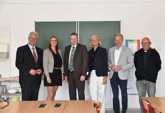 Christoph Kainz, Birgit Reininger, Wolfgang Kocevar, Erika Klonner, Christian Pusch und Pawel Wojciga. | Foto: Mirjam Preineder