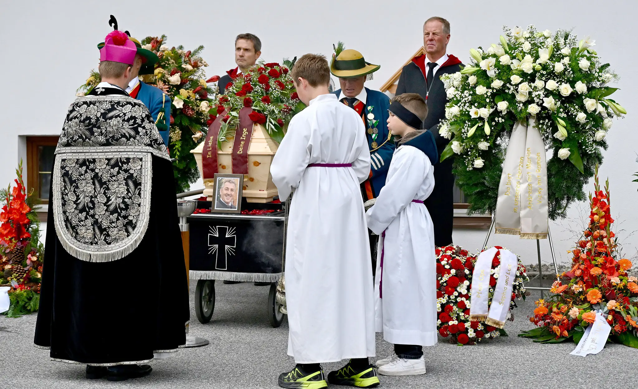 In memoriam: The entire Sellrain Valley bid farewell to Karl Kapferer - | ...