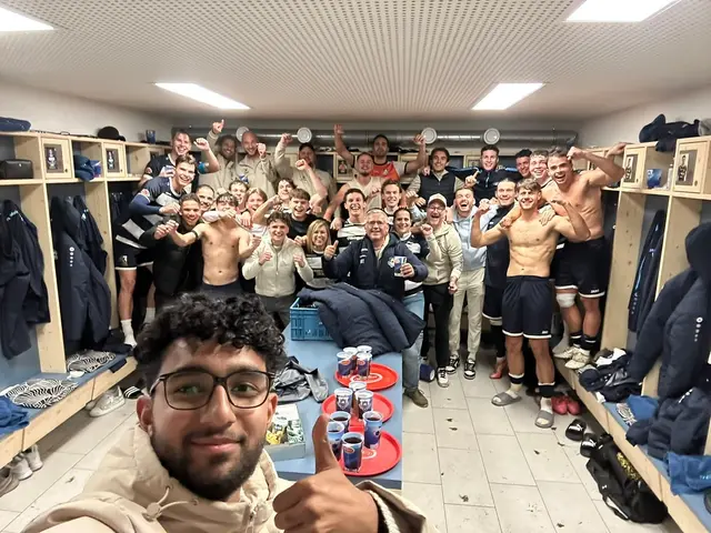 Jubel in der Veldener Kabine nach dem 2:1-Sieg überTreibach im Kärntner Derby. | Foto: ATUS Velden