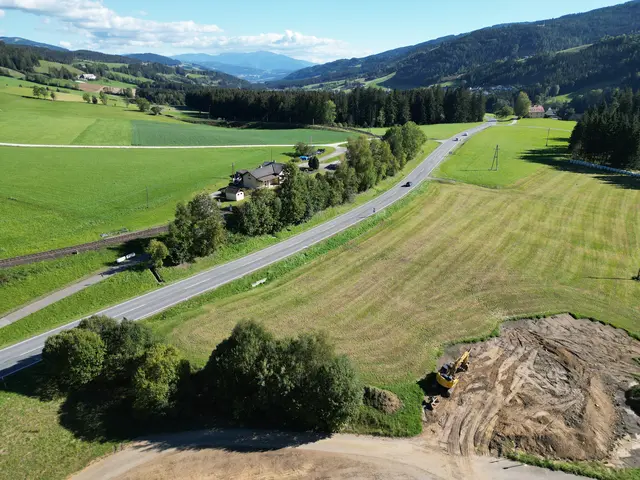 Auf der B78 Obdacher Straße wird kurz vor der Landesgrenze zur Steiermark ein neuer Linksabbiegestreifen errichtet. | Foto: Land Kärnten