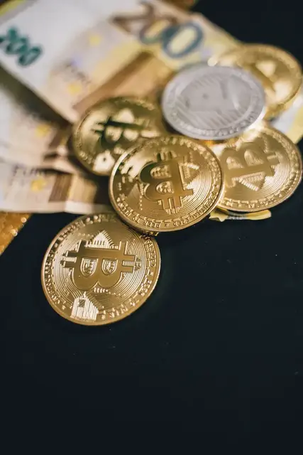 Mann verliert hohe Summe nach Krypto-Anlagebetrug im Internet. (Symbolbild) | Foto: pexels / Alesia Kozik