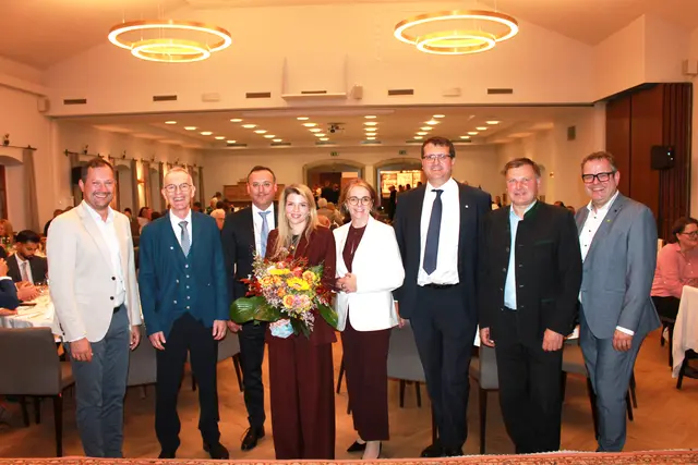 Daniel Rogl (BBK Kirchdorf Steyr), Wolfgang Stacherl (LBG), Andreas Unger (Vorsitzender der Geschäftsführung LBG Österreich),
Anna König (LBG), Judith Ringer (WK Steyr-Land), Thomas Klikovics (Geschäftsführer LBG Österreich), Andreas Pum, Bernhard Ratzinger (BBK Amstetten und Waidhofen/Ybbs) (v. li.).  | Foto: LBG Österreich