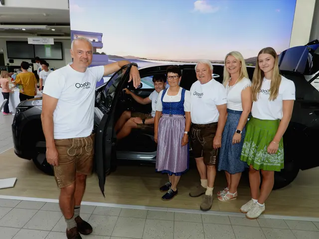 Oktoberfest im Autohaus Gmeiner in Baumgartenberg. Familie Gmeiner.  | Foto: Robert Zinterhof