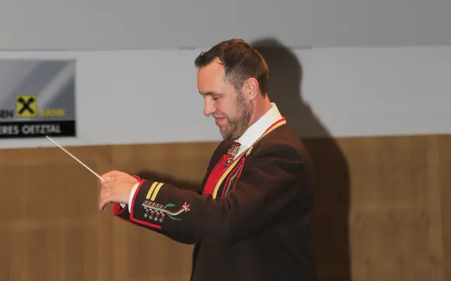 Mario Wiedemann, Kapellmeister der Musikkapelle Oetz, wurde zum neuen Bezirkskapellmeister des Musikbezirkes Silz gewählt