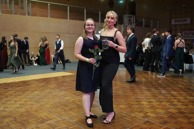 Barbara und Lisa sind ehemalige Maturanten. | Foto: Ali/zema-medien.de