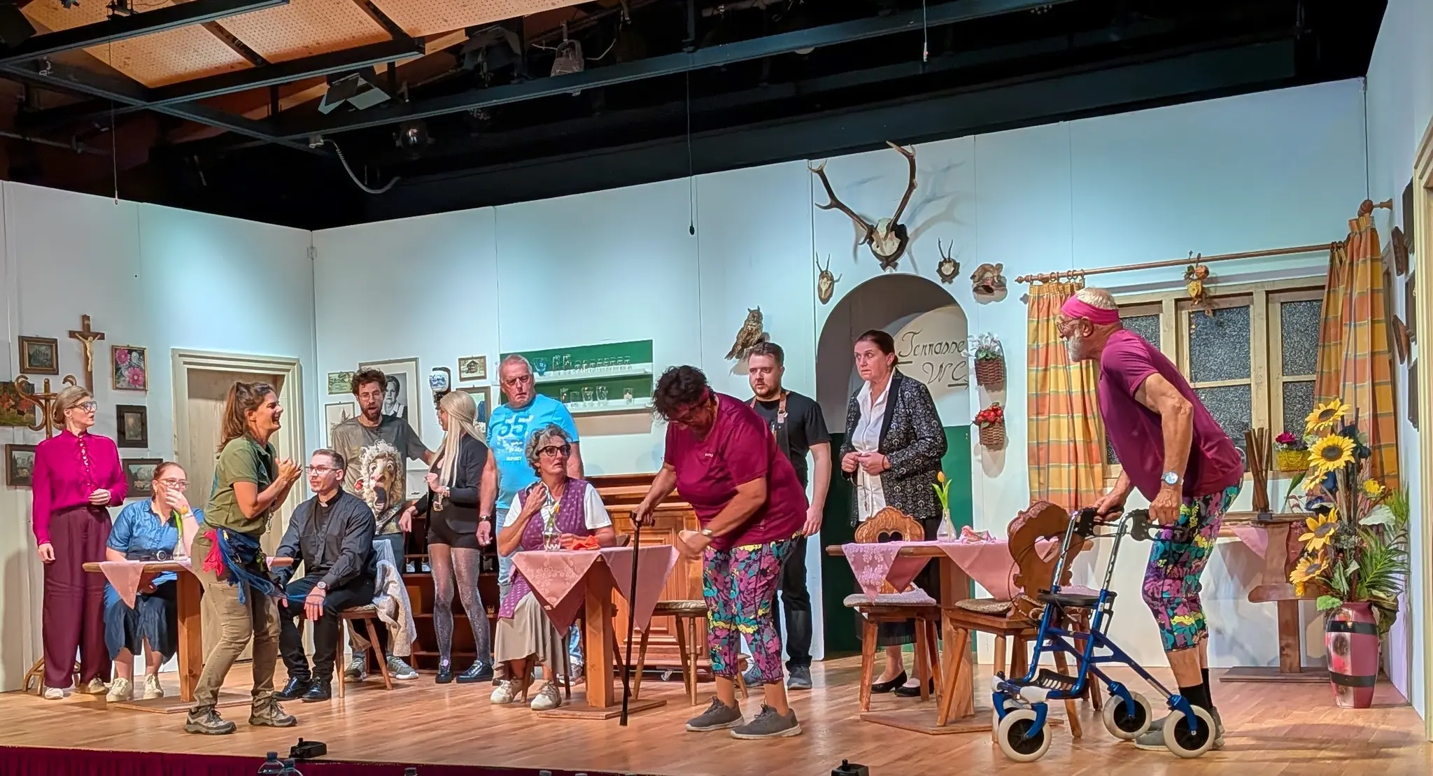 Heimatbühne Kirchdorf: Großer Applaus für „Tilly´s Theatercafé“ - ...