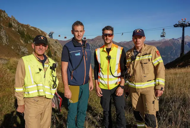 Im Bild v.l.n.r.: Rupert Sendlhofer (EL Feuerwehr Bad Gastein) , Andreas Innerhofer (GF Gasteiner Bergbahnen) , Michael Rachensperger (Katastrophenschutzreferent BH St. Johann im Pongau) , Matthias Egger (AFK Gasteinertal). | Foto: Land Salzburg/Neumayr/Hölzl