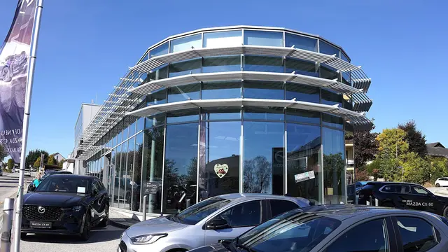 Autohaus Kolm (Mazda, Renault &amp; Dacia). | Foto: Franz Fichtinger