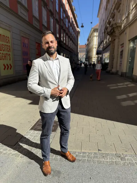 Dominik Hausjell fordert jetzt eine Radfahrer-Tempokontrolle für die Hans-Sachs-Gasse. | Foto: FPÖ Graz