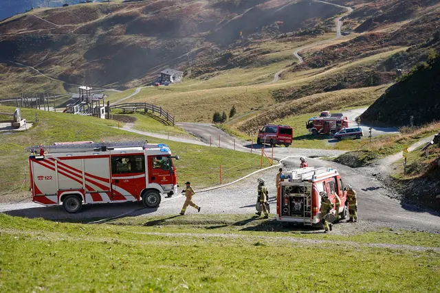 Einsatzkräfte trainierten den Ernstfall auf der Schlossalm in Bad Hofgastein. | Foto: Land Salzburg/Neumayr/Hölzl