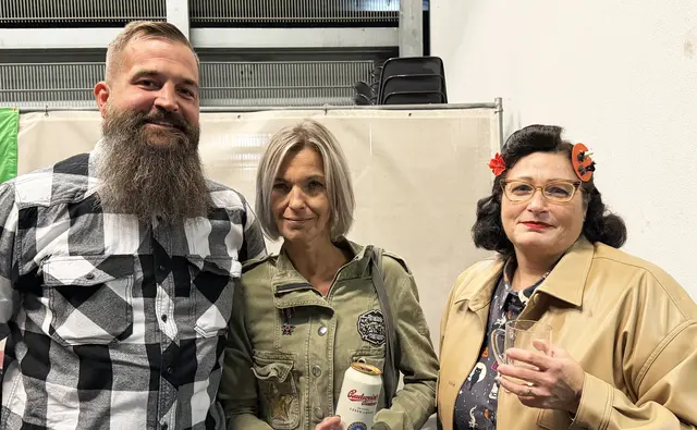 Hannes Haslinger, Sylvia Mayer und Andrea Stamminger feierten die Musik und die Bands des Abends. | Foto: Petra Ortner