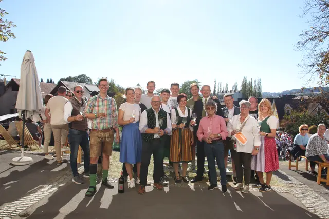 Die Tieschener Winzer feierten gemeinsam das 30-jährige Jubiläum des Kellergassfestes. | Foto: MeinBezirk/Herwig Brucker