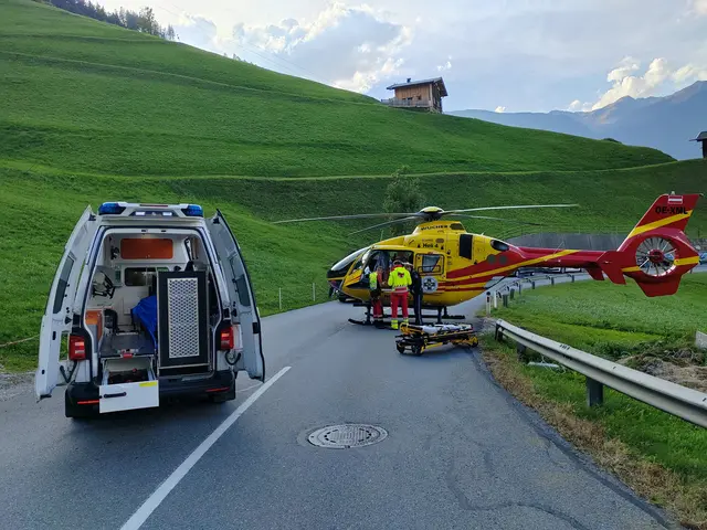 Unfall auf Gerlosstraße: 43-Jähriger schwer verletzt, B165 gesperrt. | Foto: ZOOM.TIROL