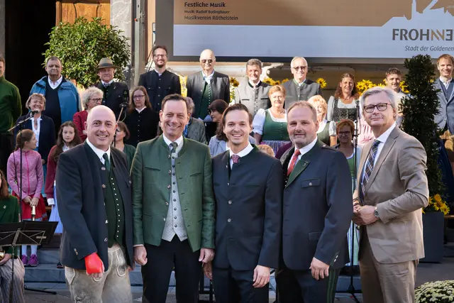 Beim Festakt anlässlich 25 Jahre Stadtgemeinde Frohnleiten: 2. Vizebürgermeister Niko Wieser, ÖVP-Klubobmann Ernst Gödl, Bürgermeister Johannes Wagner, 1. Vizebürgermeister Hannes Pirstinger und Bezirkshauptmann Andreas Weitlaner (v.l.) | Foto: Koller &amp; Feil