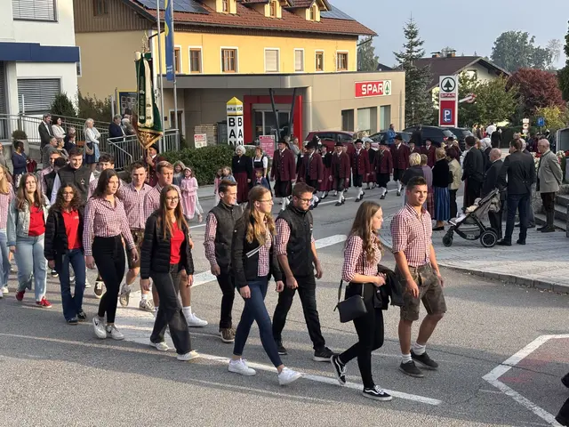 Fast ganz Schardenberg war beim Festzug zum Erntedankfest mitmarschiert. | Foto: Gruber