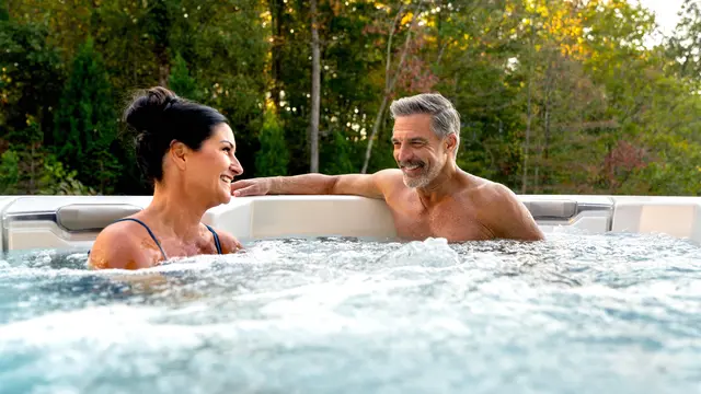 Ob entspannte Stunden im Whirlpool, Badespaß im eigenen Pool oder praktisches Zubehör – bei der Happy-pool Hausmesse gibt es viel zu entdecken. | Foto: Happy-pool
