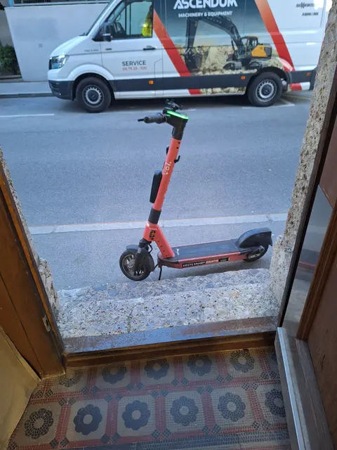 Dieser Roller wurde direkt vor der Haustür in der Haymongasse abgestellt. | Foto: Reiter