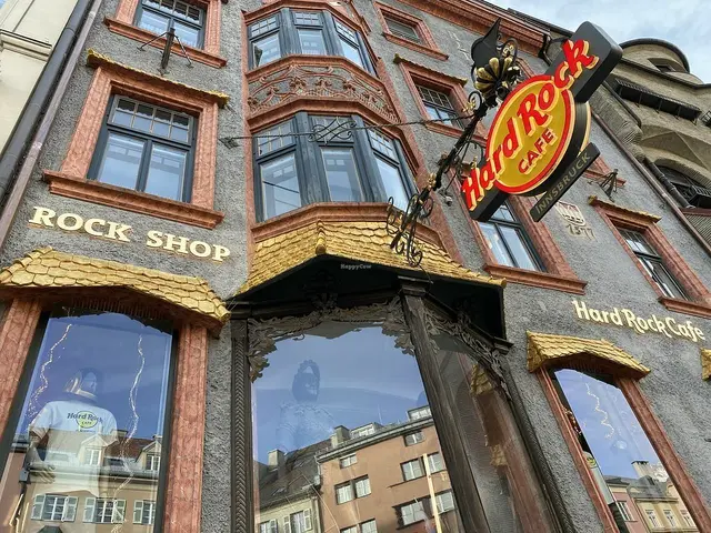 Das Hard Rock Cafe in der Innsbrucker Maria-Theresien-Straße steht erneut vor einem Insolvenzverfahren. | Foto: MeinBezirk