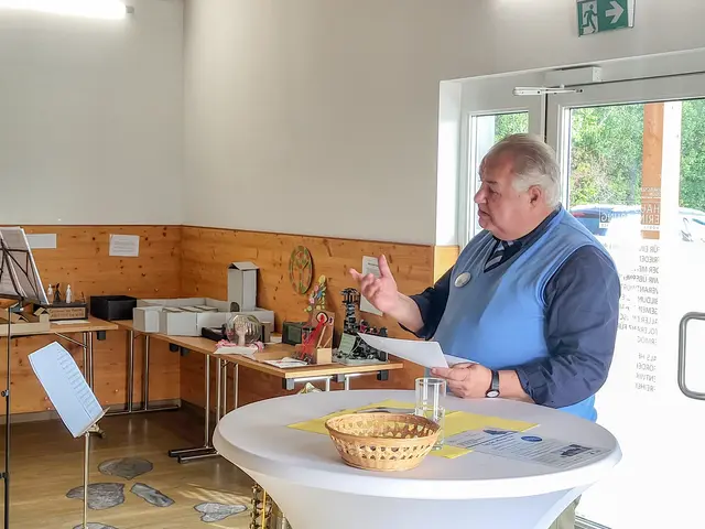Rund 40 Jahre engagiert sich Rudolf Haunsschmied (Gedenkdienstkomitee Gusen) schon für moderen Aufarbeitung und Vermittlung der NS-Geschichte in der Region. | Foto: Eckhart Herbe