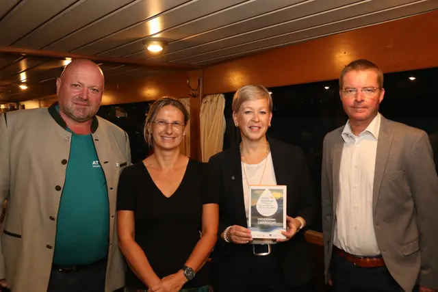 Josef Mayrhauser, Daniela Achleitner, Nicole Eder und Martin Luger am Expertenschiff. | Foto: MeinBezirk/Rabl