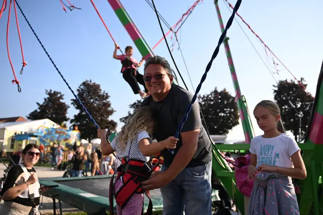 Christian sichert die Kinder.
