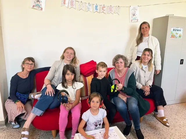 Gundula Haslinger, Theresa Buchinger, Hanna Ina Silberbauer, Nives Ghafouri, Oliver Dvorak, Beatrix Hengstberger, Kerstin Hobecker und Marina Cibusch. | Foto: VS Drosendorf