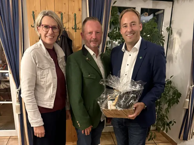 Vizebürgermeisterin Petra Zimmermann-Moser, Oberst Reinhard Bachner und Bürgermeister Patrick Layr. | Foto: Stadtgemeinde Weitra