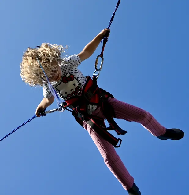 Hoch hinaus beim Trampolin. Ella