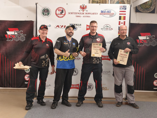 Martin Kögl (2.v.r. - SG Hopfgarten) konnte sich bei den Austrian International Open PPC1500 2026 über Gold in der Expert-Klasse im Revolver1500 freuen. | Foto: Armin Molitor