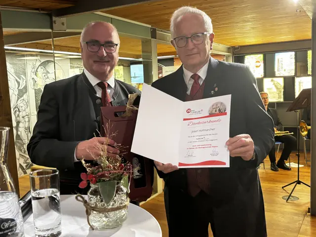 Bürgermeister Gerhard Lueger und Altbürgermeister Josef Hofmarcher.